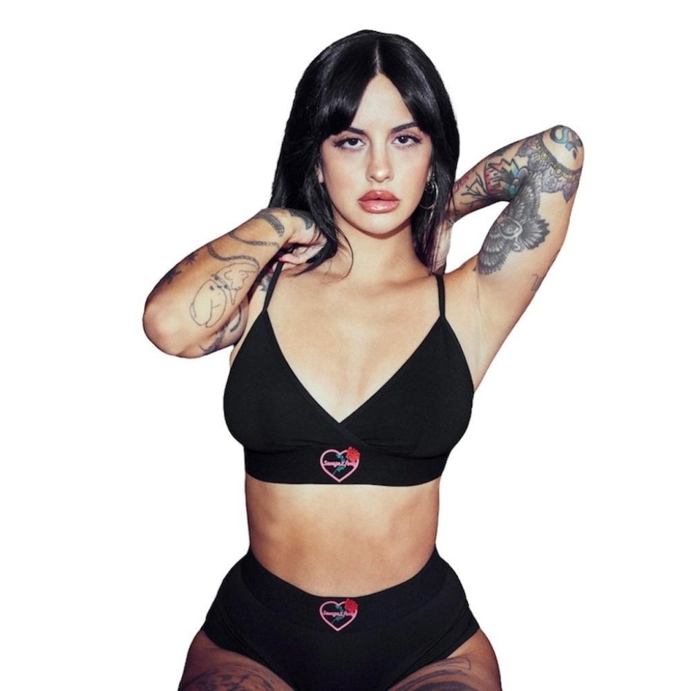 Savage X Fenty Forever‎ Savage Logo Heart Bralette Size Small Black Pink